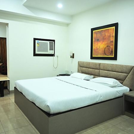 Elgin Suites Calcutta Extérieur photo