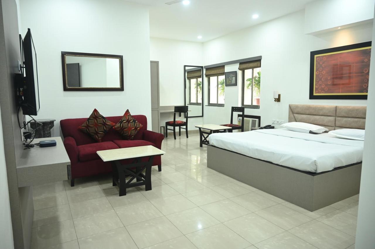 Elgin Suites Calcutta Extérieur photo