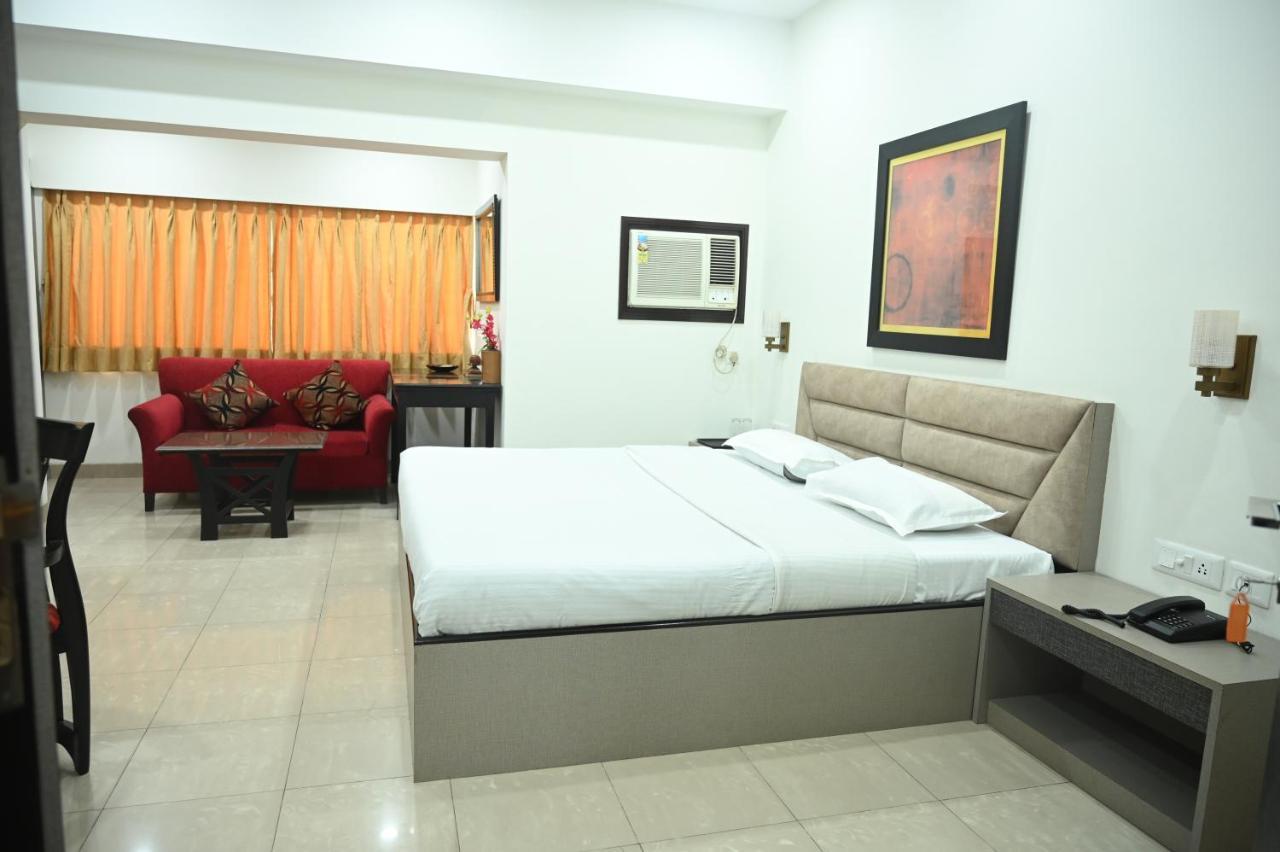 Elgin Suites Calcutta Extérieur photo