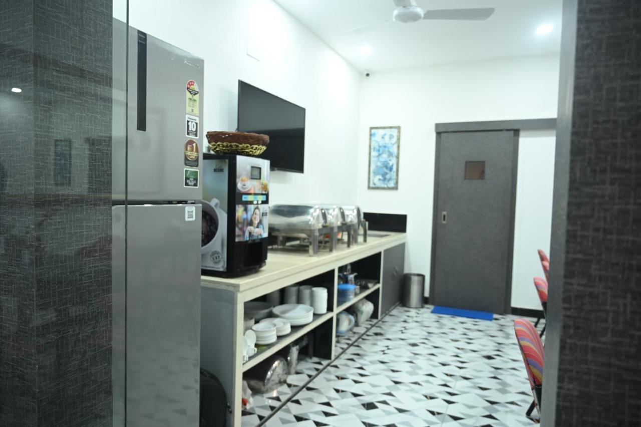 Elgin Suites Calcutta Extérieur photo