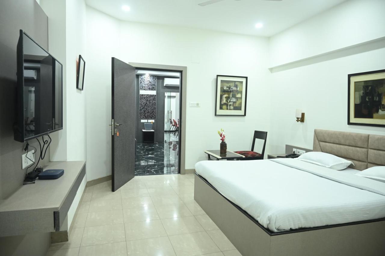 Elgin Suites Calcutta Extérieur photo