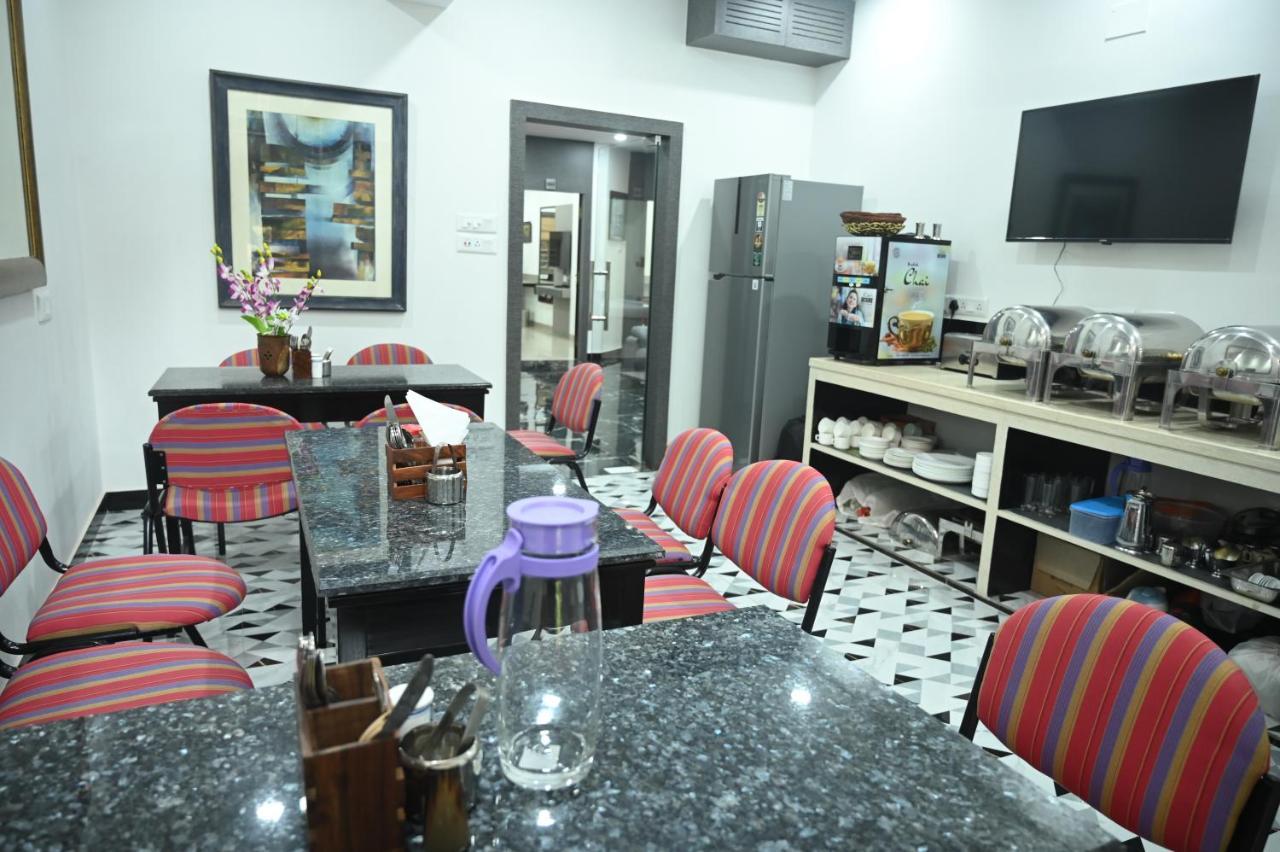 Elgin Suites Calcutta Extérieur photo