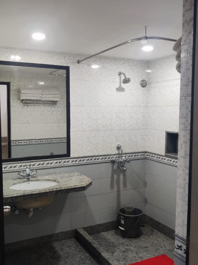 Elgin Suites Calcutta Extérieur photo